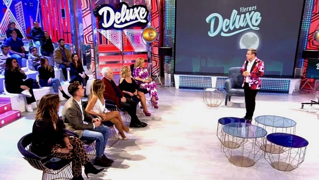 Esto es lo que pagan al público de Viernes Deluxe por ir al programa